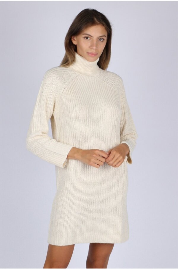 Robe Pull avec Manches Longues et Col Roulé Blanche